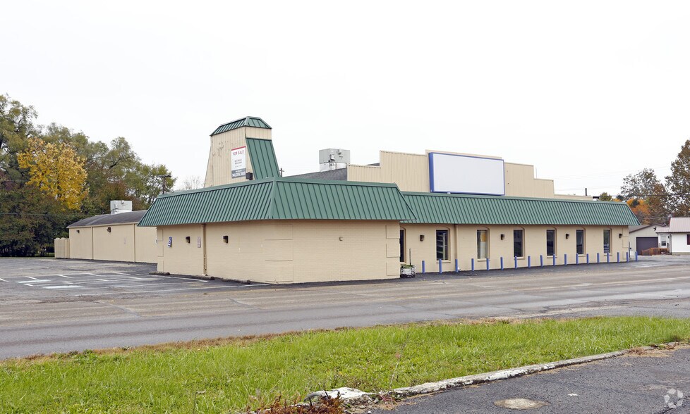 Primary Photo Of 130 S Main St, Fredericktown Storefront For Sale