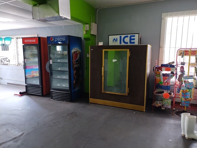 More Photos Of 1700 US Highway 17 N, Seville Convenience Store For Sale
