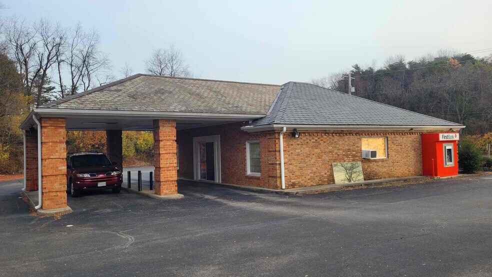 More Photos Of 509 Roanoke Rd, Daleville General Retail For Sale
