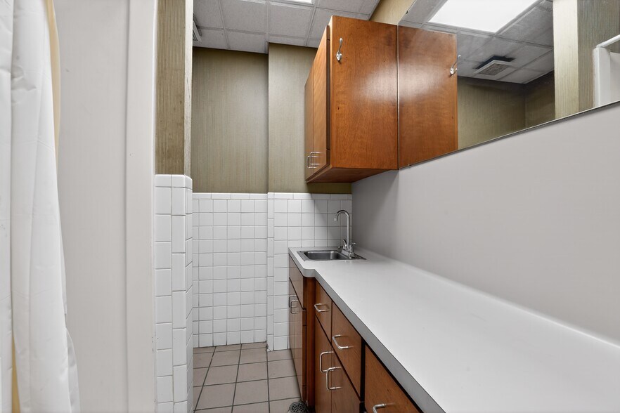 More Photos Of 2434 Etring Ave, Corpus Christi Warehouse For Sale