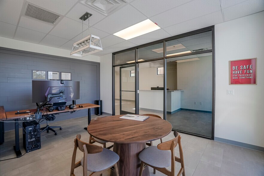 More Photos Of 3207 Lakeside Vlg, Prescott Office For Sale