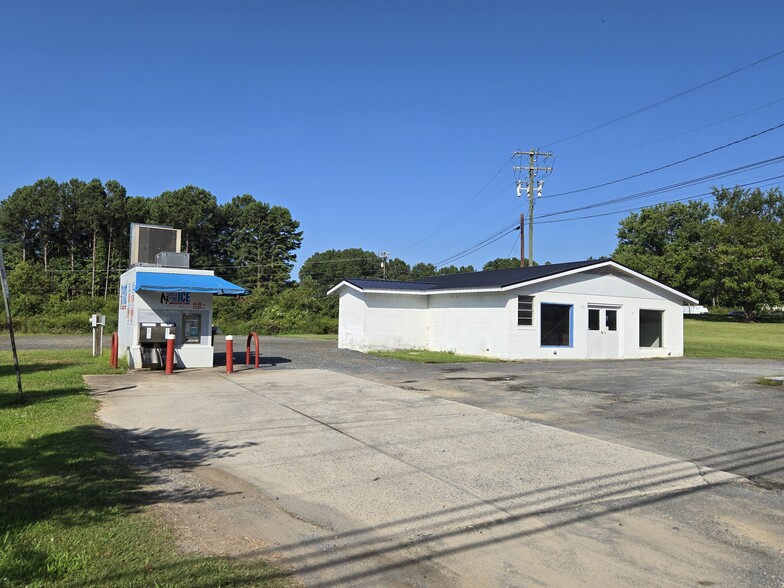 Primary Photo Of 528 Fork Rd, Norwood General Retail For Sale