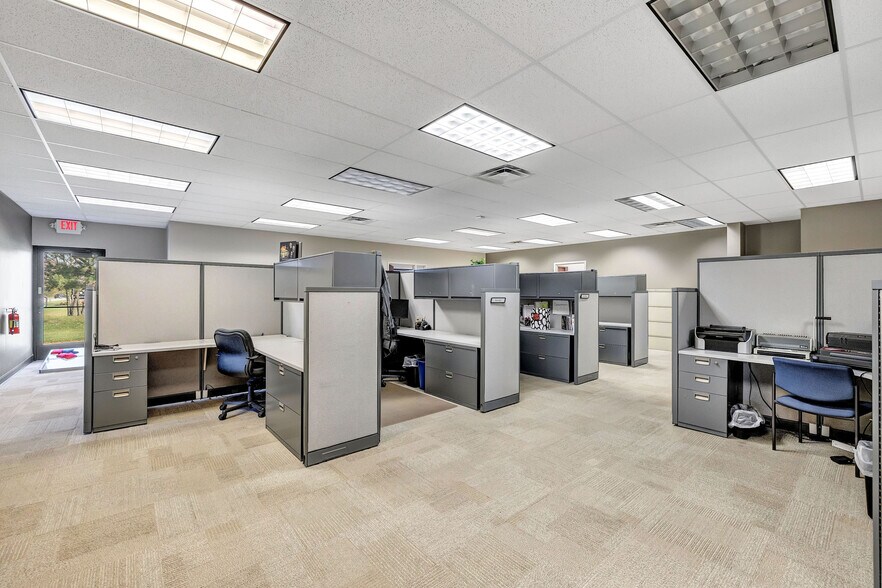 More Photos Of 2109 E Capitol Dr, Appleton Office For Lease