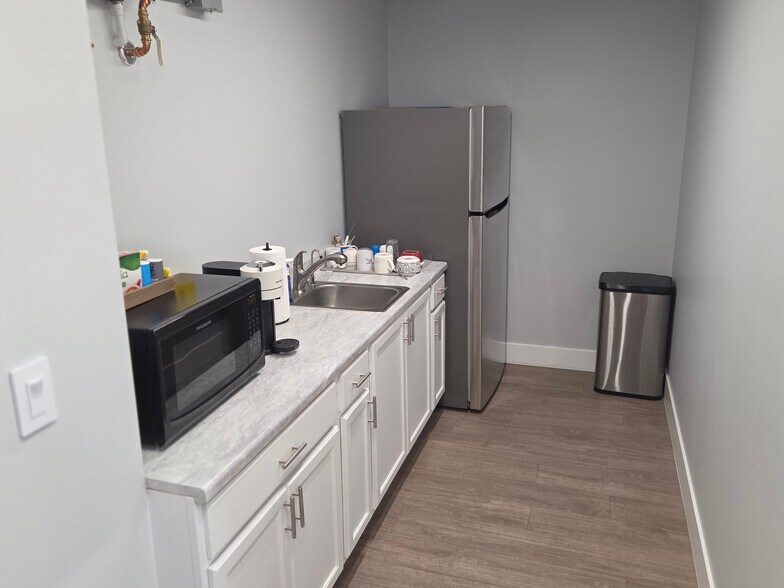 More Photos Of 2734 E Oakland Park Blvd, Fort Lauderdale Office For Sale