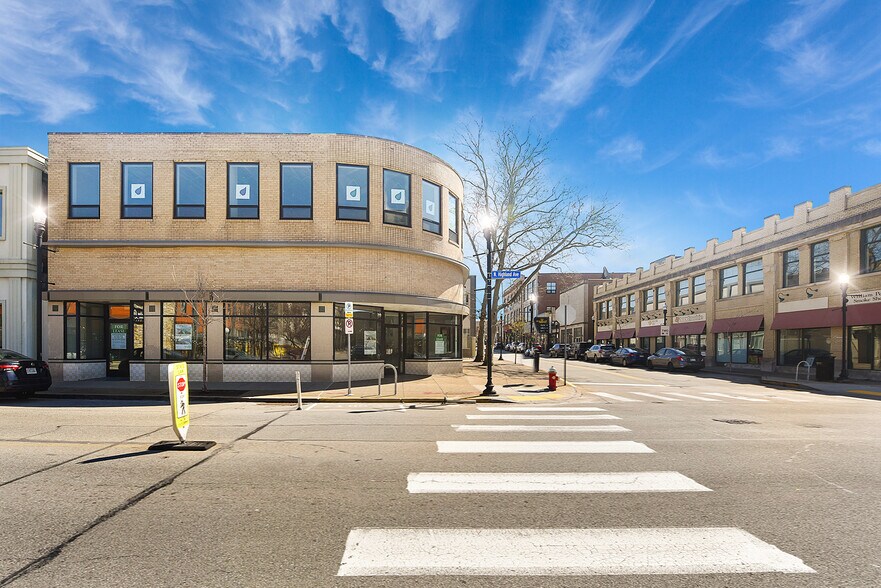 More Photos Of 200 N Highland Ave, Pittsburgh Storefront Retail Office For Lease
