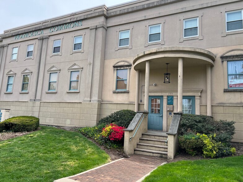 More Photos Of 199 Broad St, Bloomfield Medical For Lease