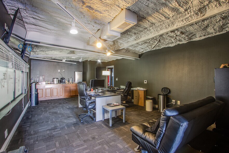 More Photos Of 4251 W Oquendo Rd, Las Vegas Light Distribution For Sale