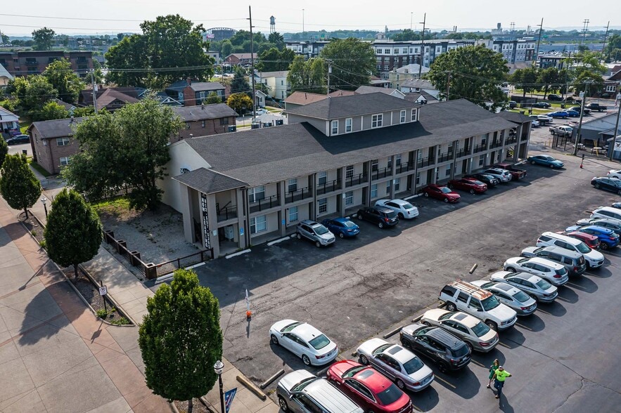 More Photos Of 124 W Chestnut St, Jeffersonville Apartments For Sale