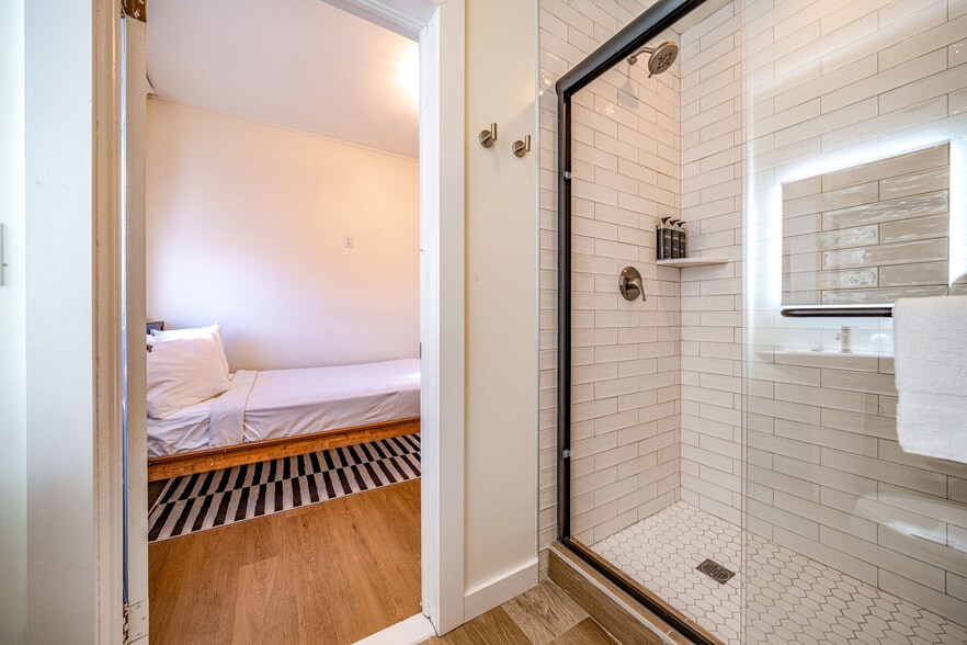 More Photos Of 724 Ocean Ave, Ocean City Hotel For Sale