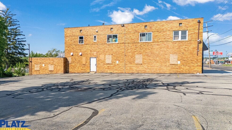 More Photos Of 3143 Mahoning Ave, Youngstown Storefront Retail Residential For Lease