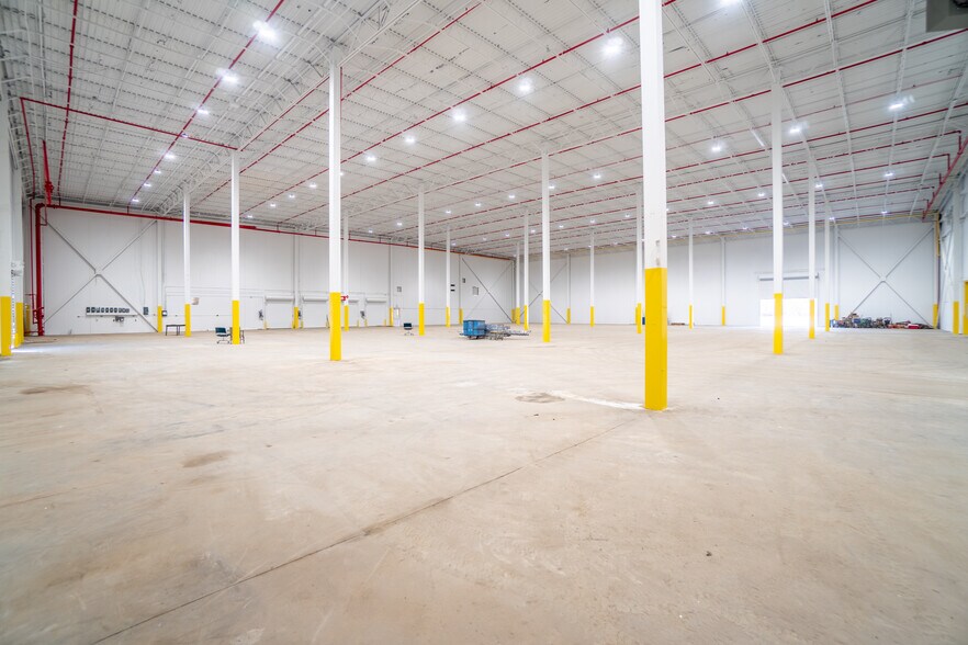 More Photos Of 1885 Alamac Rd, Lumberton Warehouse For Lease