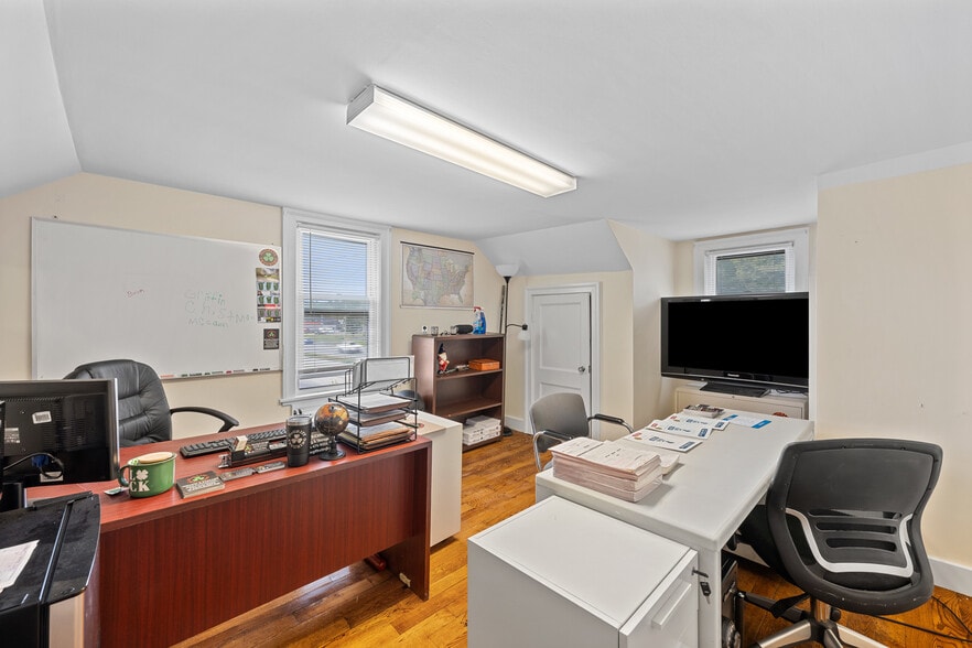 More Photos Of 287 W Boylston St, West Boylston Office For Sale