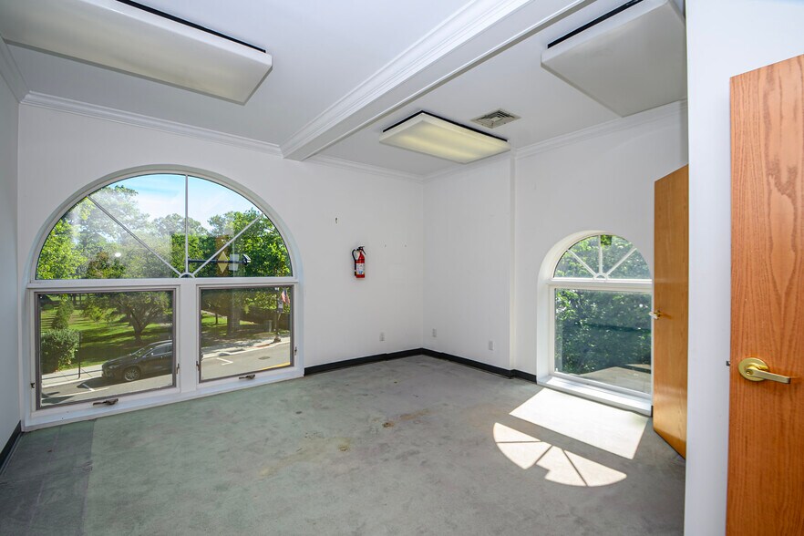 More Photos Of 213 Chestnut St, Nutley Office For Sale