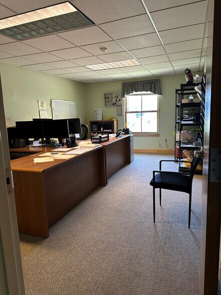 More Photos Of 20 Center Park Rd, Topsham Warehouse For Sale