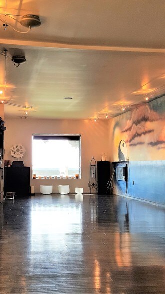 More Photos Of 1390 S Coast Hwy, Laguna Beach Storefront For Lease