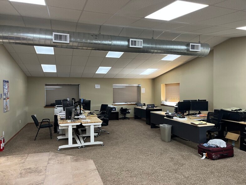 More Photos Of 2011 Hagen Rd, Richland Manufacturing For Sale