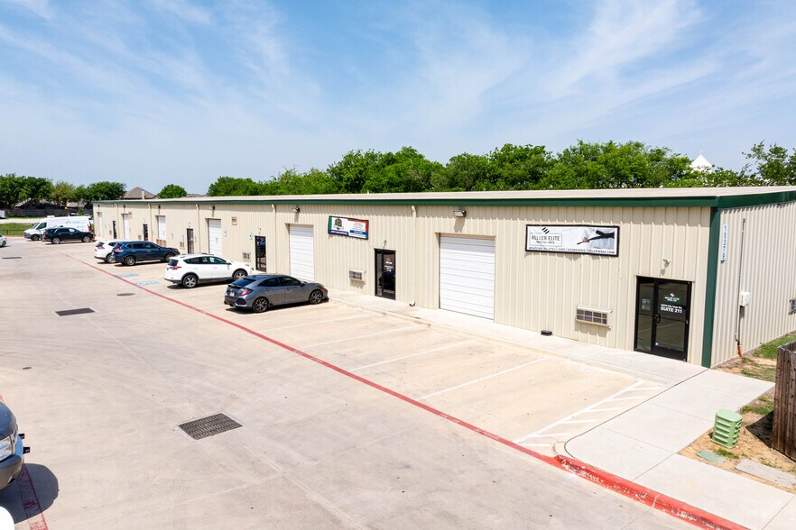 More Photos Of 10379 Alta Vista Rd, Fort Worth Unknown For Lease
