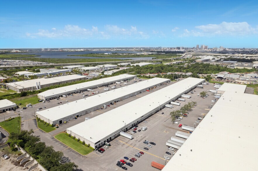 More Photos Of 4702-4788 Distribution Dr, Tampa Unknown For Lease