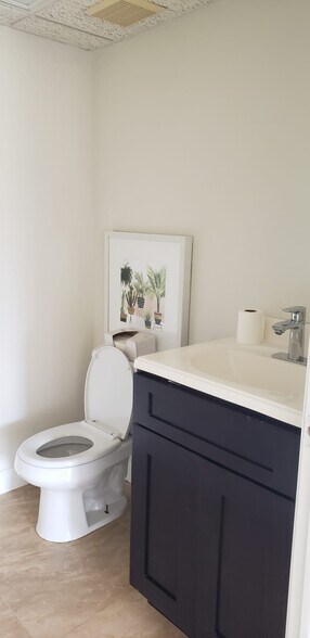 More Photos Of 3035 E Commercial Blvd, Fort Lauderdale Medical For Sale