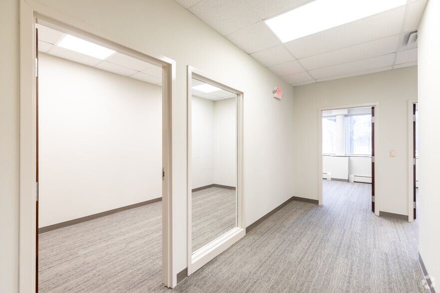 More Photos Of 101 Grovers Mill Rd, Lawrenceville Office For Sale