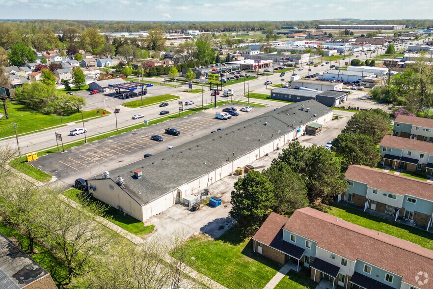 More Photos Of 309-337 Alexis Rd, Toledo General Retail For Sale