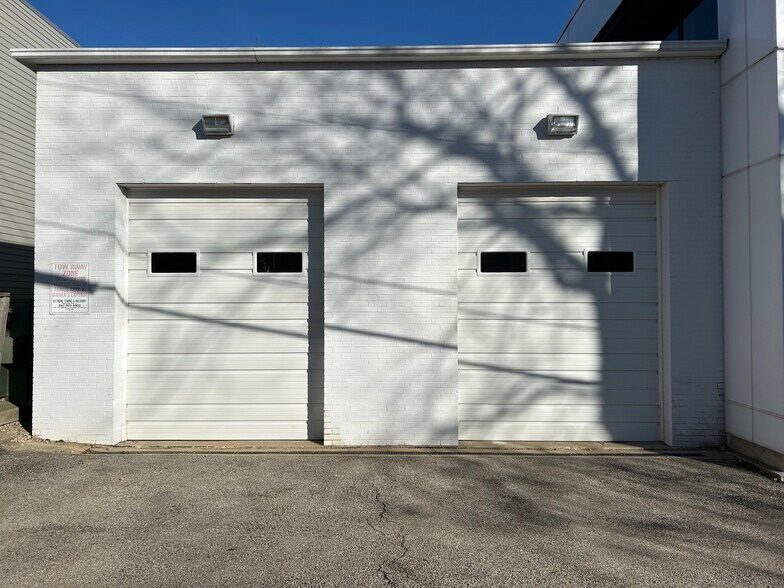 More Photos Of 3500 Western Ave, Highland Park Loft Creative Space For Lease