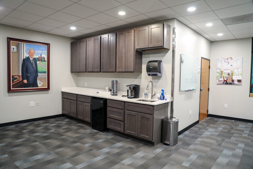 More Photos Of 4695 S Atlanta Rd, Smyrna Office For Sale
