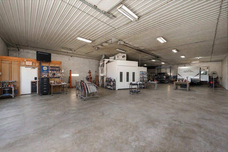 More Photos Of 2025 N Lapeer Rd, Lapeer Warehouse For Lease