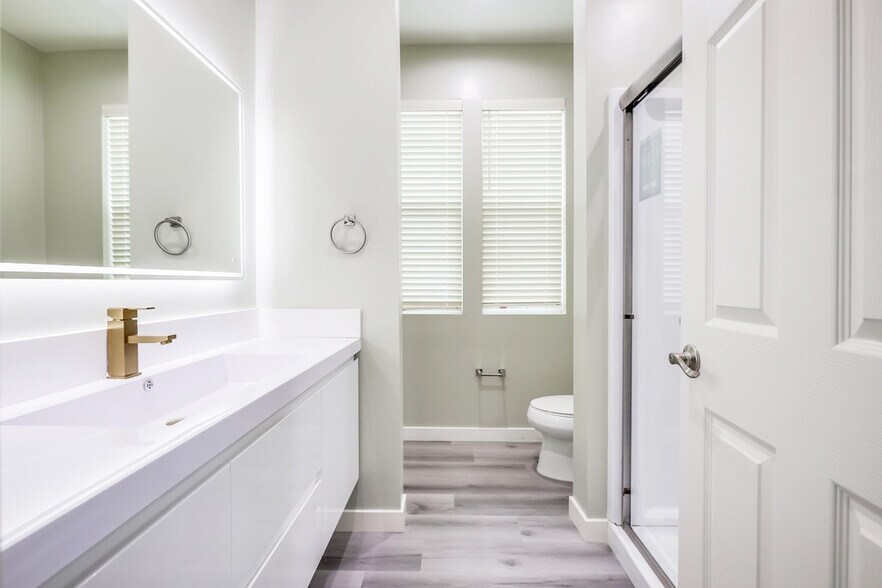 More Photos Of 1113 N Bewley St, Santa Ana Apartments For Sale