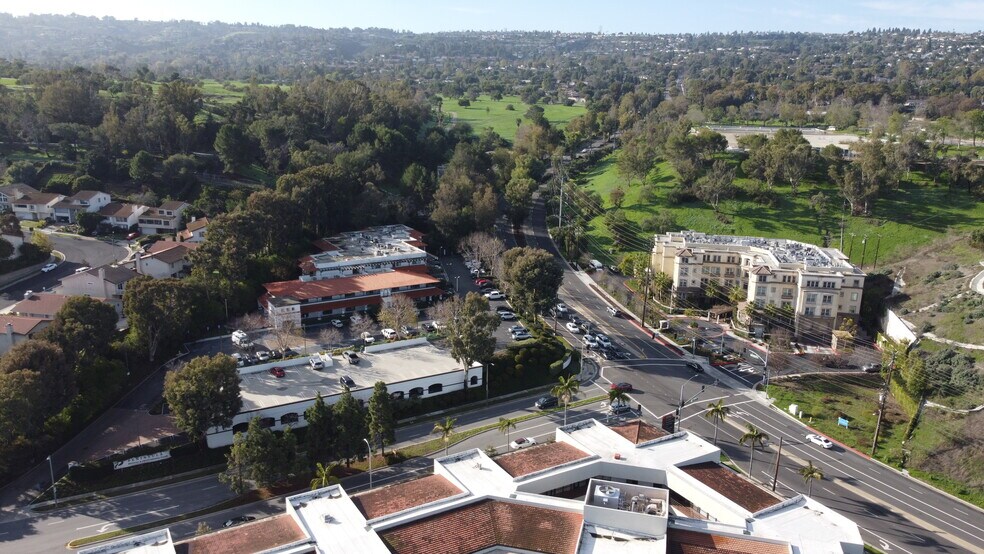 More Photos Of 25550 Hawthorne Blvd, Torrance Medical For Lease