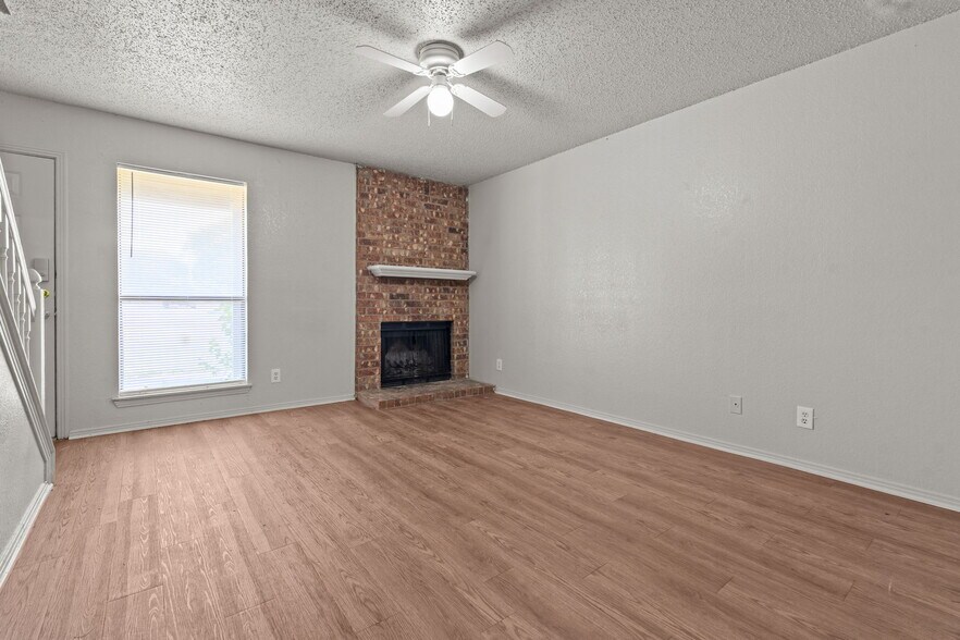 More Photos Of 5841 Shadydell Dr, Fort Worth Apartments For Sale