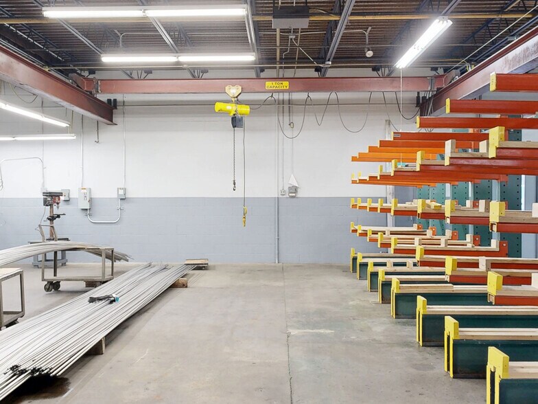 More Photos Of 2505 Avonia Rd, Fairview Warehouse For Lease