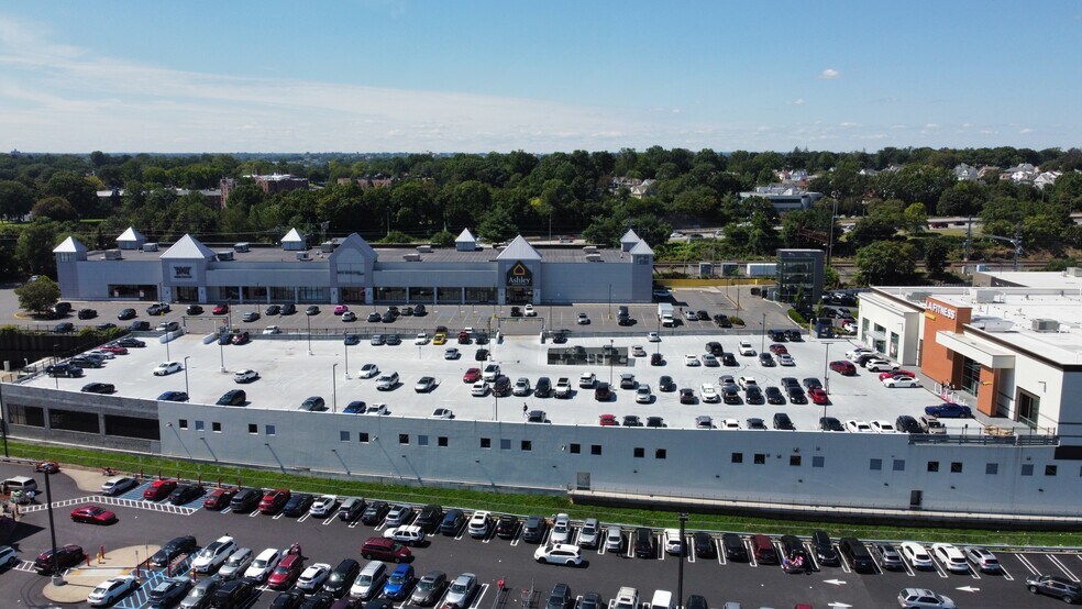 More Photos Of 80-110 Nardozzi Pl, New Rochelle Freestanding For Lease