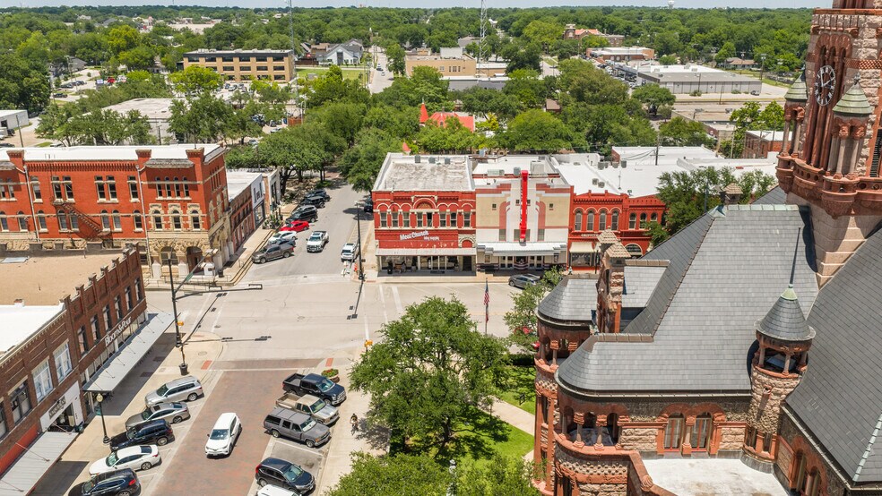 More Photos Of 114 W Main St, Waxahachie Storefront For Lease