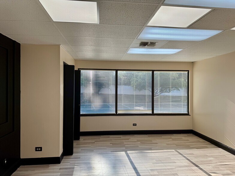 More Photos Of 11172 Huron St, Northglenn Loft Creative Space For Lease