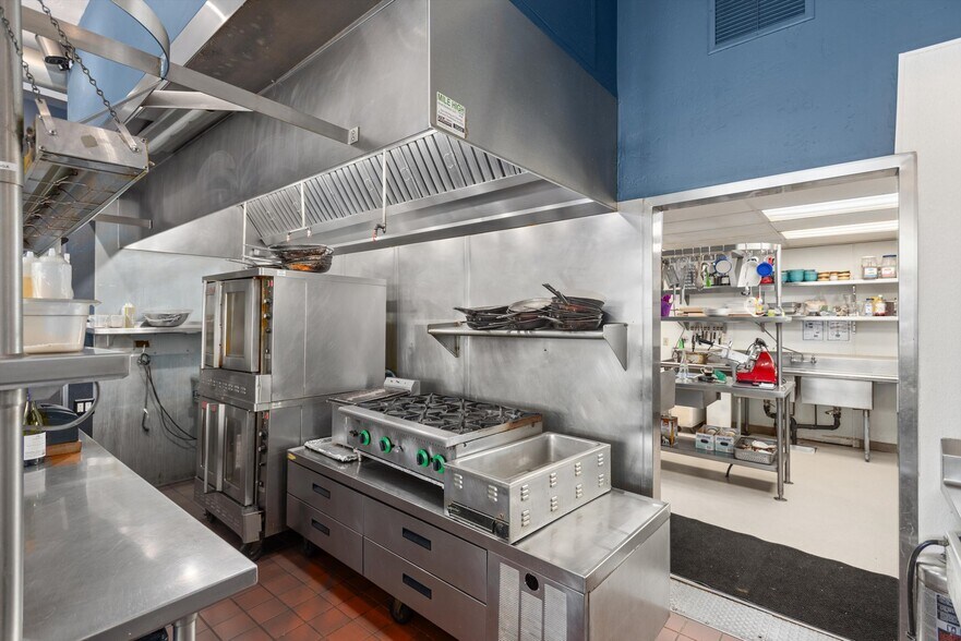 More Photos Of 335 Main St, Carbondale General Retail For Sale