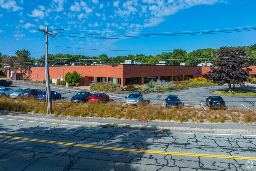 More Photos Of 10 Trotter Dr, Medway Research And Development For Lease