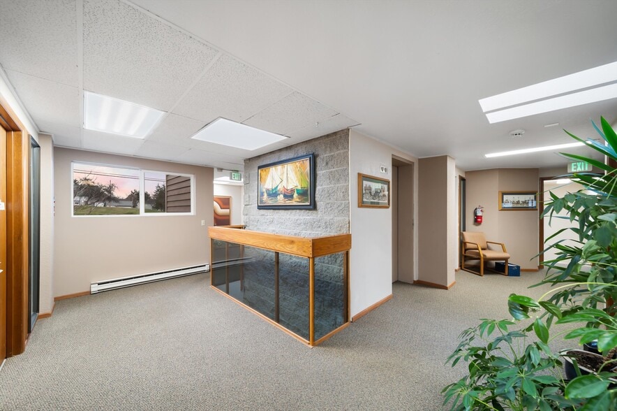 More Photos Of 1111 W Holly St, Bellingham Office For Lease