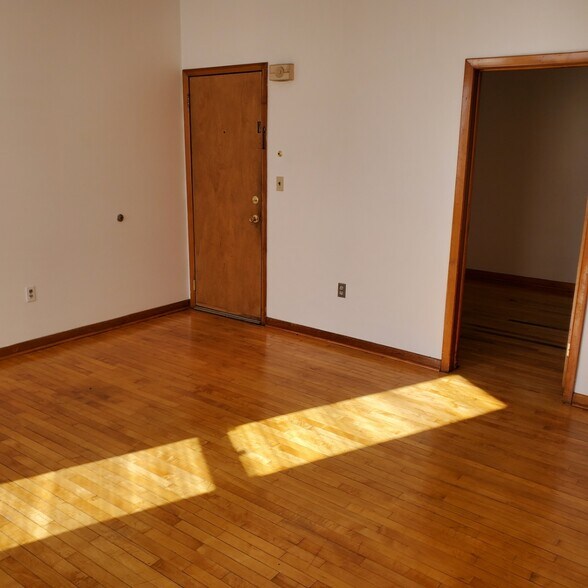 More Photos Of 65-67 Watervliet Ave, Albany Apartments For Lease