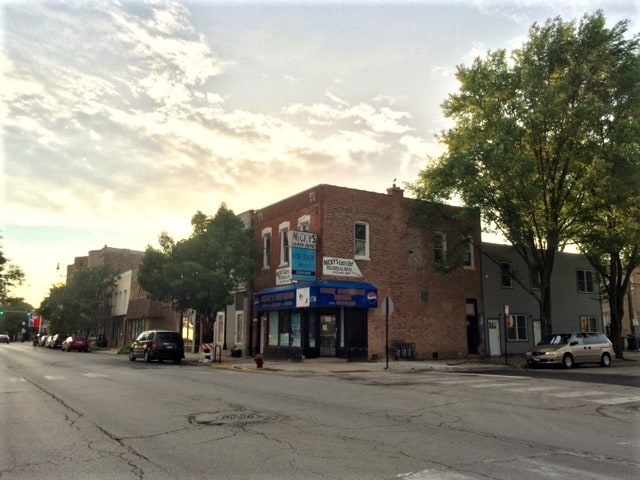 More Photos Of 1734 W 35th St, Chicago Restaurant For Lease