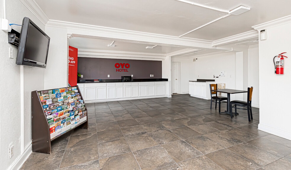 More Photos Of 9999 Gwenadele Ave, Baton Rouge Hotel For Sale