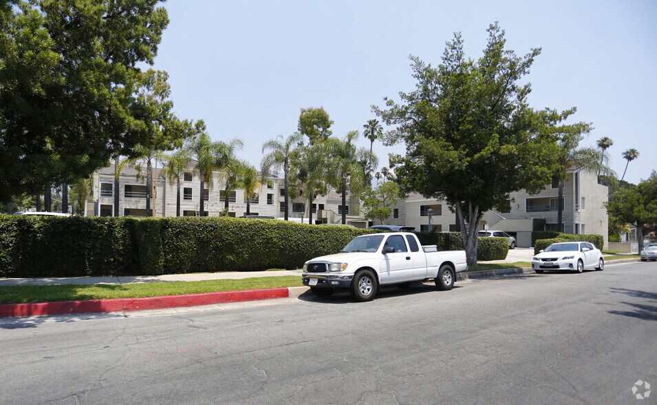 More Photos Of 1028 N Lake Ave, Pasadena Office For Lease