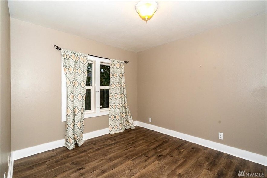 More Photos Of 2175 Jackson Hwy, Chehalis General Retail For Sale