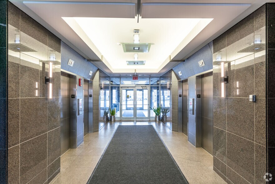 More Photos Of 400 Skokie Blvd, Northbrook Office For Lease