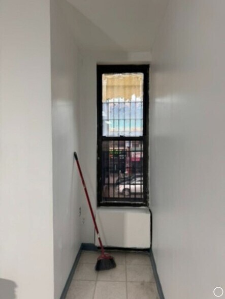 More Photos Of 8822 Roosevelt Ave, Jackson Heights Storefront Retail Office For Lease