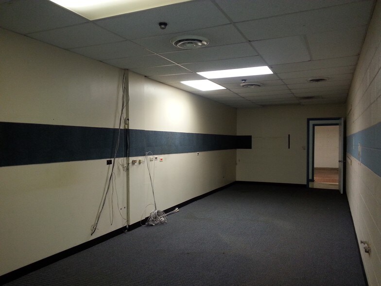 More Photos Of 5520 McDermott Dr, Berkeley Warehouse For Sale