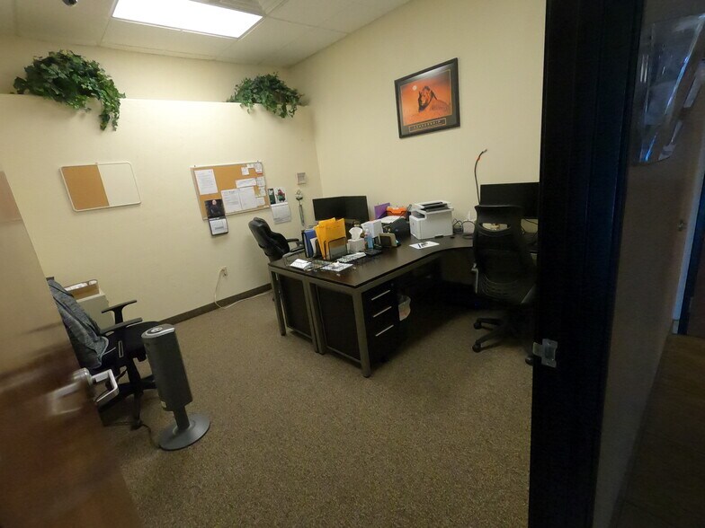 More Photos Of 13632 W Camino Del Sol, Sun City Freestanding For Sale