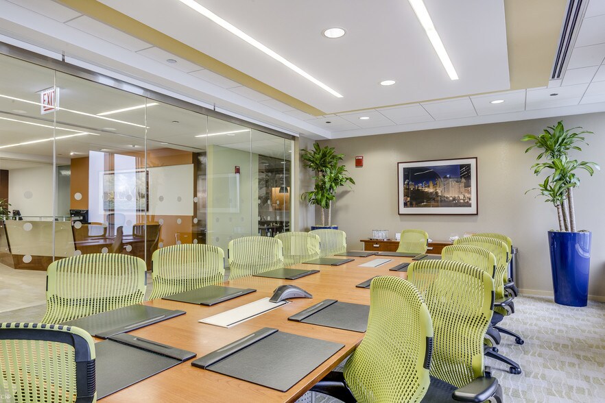 More Photos Of 200 E Randolph St, Chicago Office For Lease