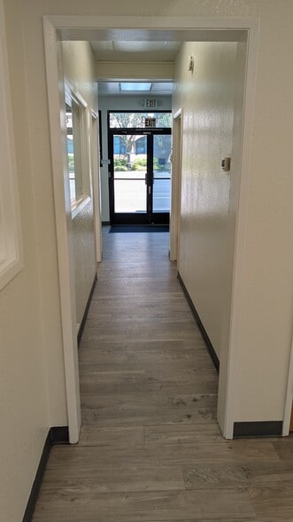 More Photos Of 1133 San Leandro Blvd, San Leandro General Retail For Lease