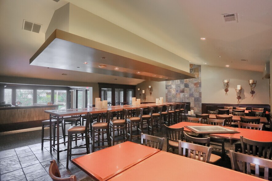 More Photos Of 634 Camp Horne Rd, Pittsburgh General Retail For Sale